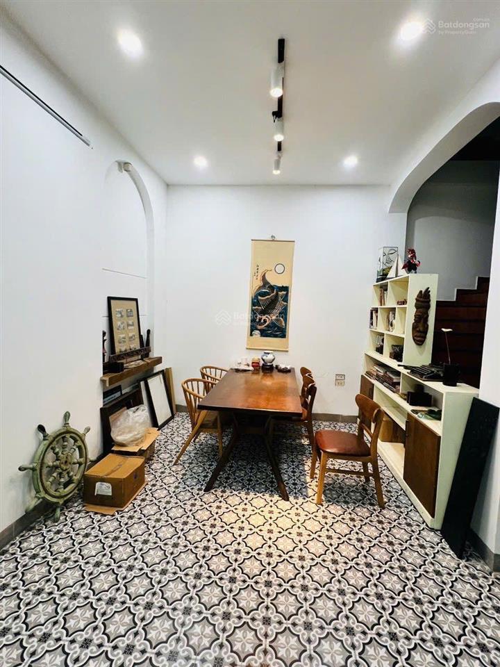 Nhà đội cấn  hơn 7 tỷ. 35m2 3t 3 ngủ, ngõ đẹp, gần ô tô!