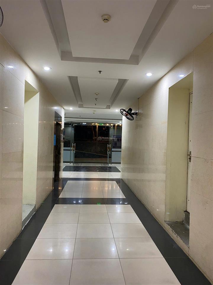 Con học kiến trúc, bưu chính viễn thông nên xem căn hộ hồ gươm plaza, 81m2, 2pn, 2wc, giá tốt.