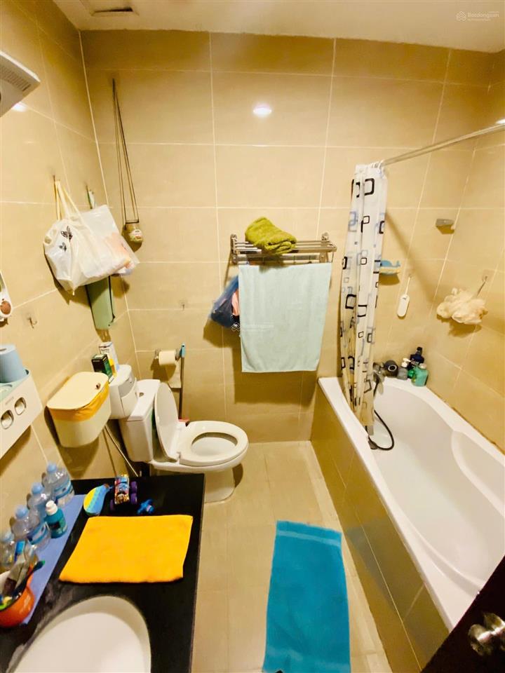 Con học kiến trúc, bưu chính viễn thông nên xem căn hộ hồ gươm plaza, 81m2, 2pn, 2wc, giá tốt.