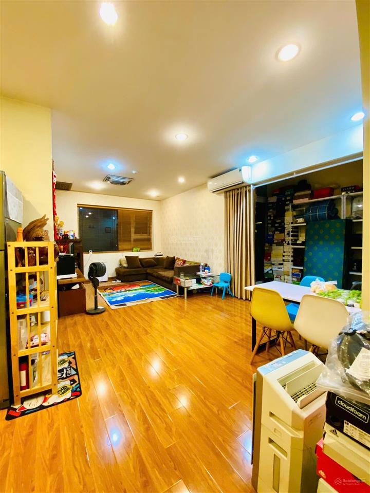 Con học kiến trúc, bưu chính viễn thông nên xem căn hộ hồ gươm plaza, 81m2, 2pn, 2wc, giá tốt.