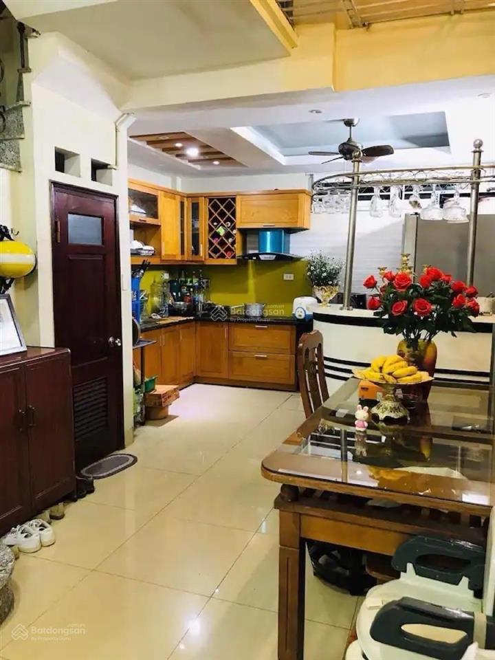 Tích sản! lô góc cầu giấy, gần phố, ngõ thoáng, giá cực kỳ thiện chí bán! 40m2 4 tầng, hơn 8 tỷ