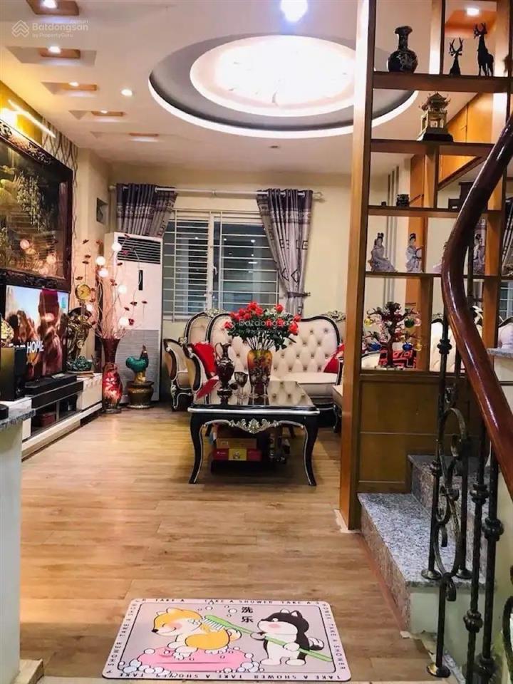 Tích sản! lô góc cầu giấy, gần phố, ngõ thoáng, giá cực kỳ thiện chí bán! 40m2 4 tầng, hơn 8 tỷ