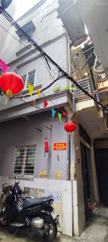 Tích sản! lô góc cầu giấy, gần phố, ngõ thoáng, giá cực kỳ thiện chí bán! 40m2 4 tầng, hơn 8 tỷ