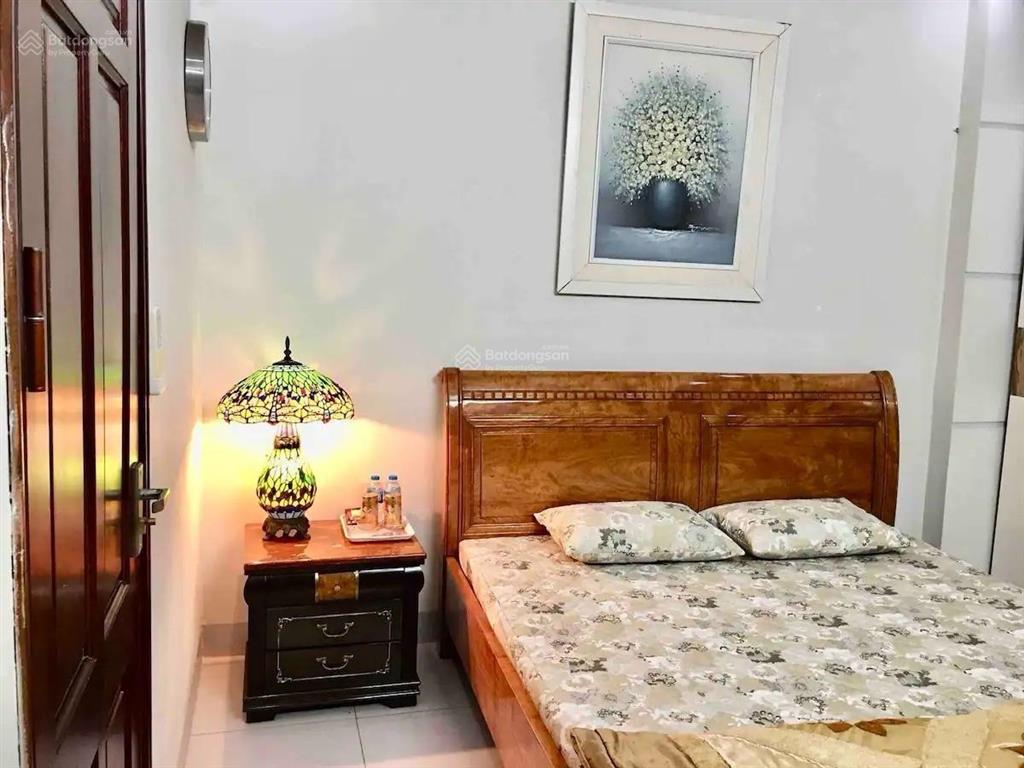 Tích sản! lô góc cầu giấy, gần phố, ngõ thoáng, giá cực kỳ thiện chí bán! 40m2 4 tầng, hơn 8 tỷ