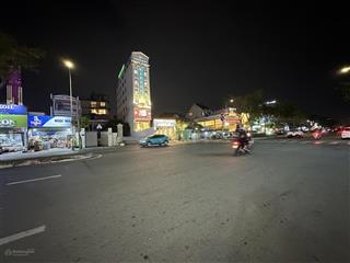 Tòa nhà 4 tầng. ngay đường trần não. dòng tiền 100tr/ tháng. shr. gấp bán 19 tỷ chín.