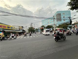 85m2. ngang 8,5. góc 2 mặt tiền thụt. xe tải đậu đỗ. shr. gấp bán 4 tỷ tám.