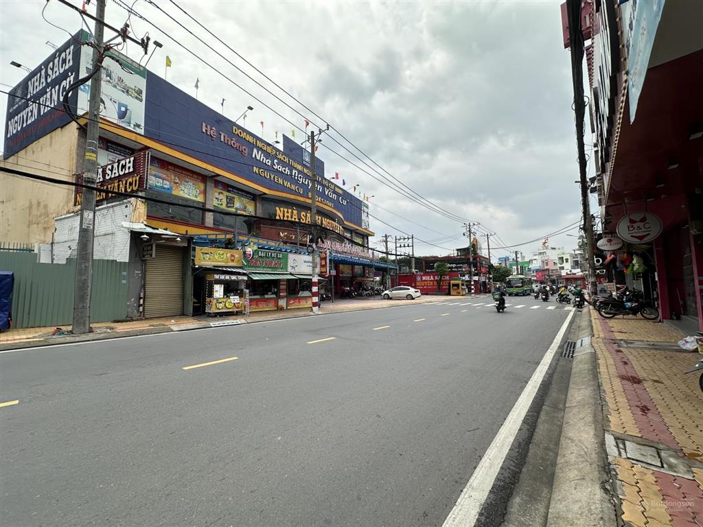 140m2. ngang 5,5m. hẻm xe tải. cách đường võ văn ngân 200m. khu vực trung tâm phường bình thọ. shr