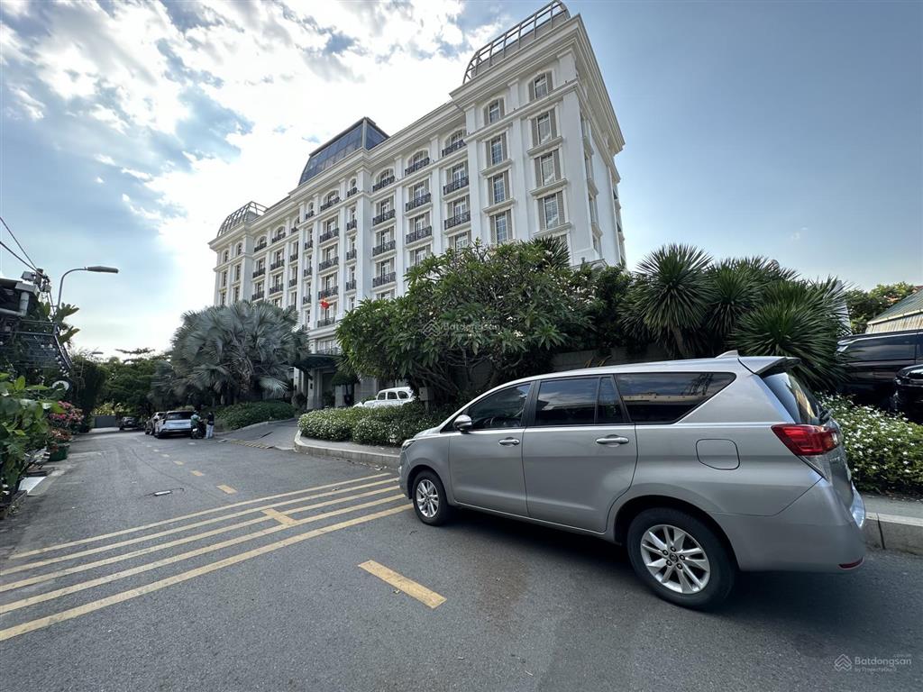 Bán nhà mặt tiền. 103m2. ngay ga metro rạch chiếc. sát thảo điền. shr. gấp bán 19 tỷ chín