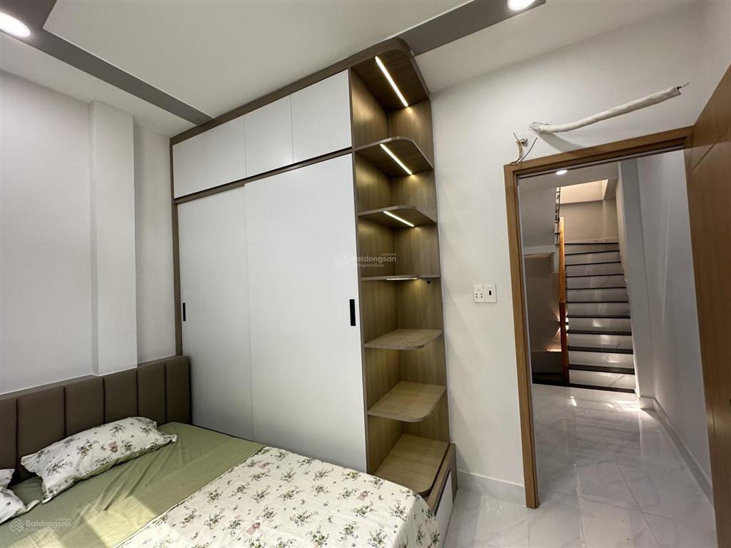 Bán nhà 3 tầng. cạnh đại học tôn đức thắng. sát quận 1. shr. gấp bán 5 tỷ 9