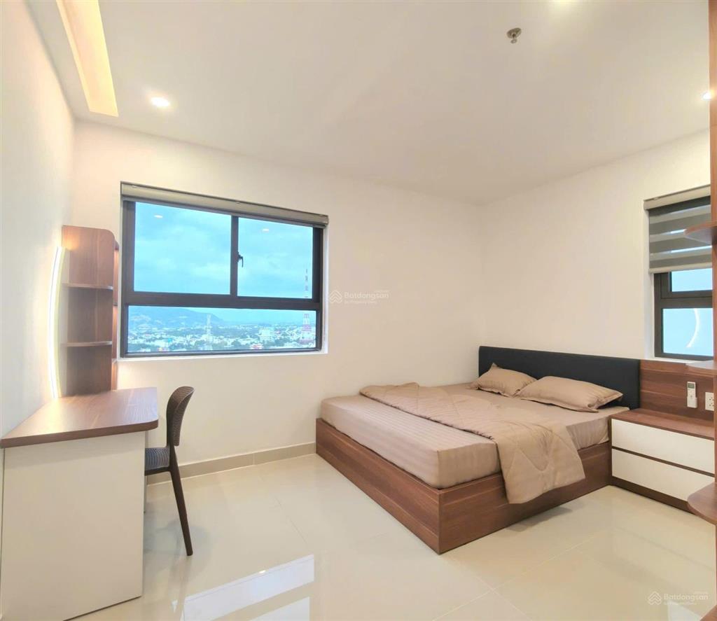 Bán căn hộ view hồ full nội thất tại ct3 vĩnh điềm trung 75m2 2pn 2wc  giá chỉ 4 tỷ