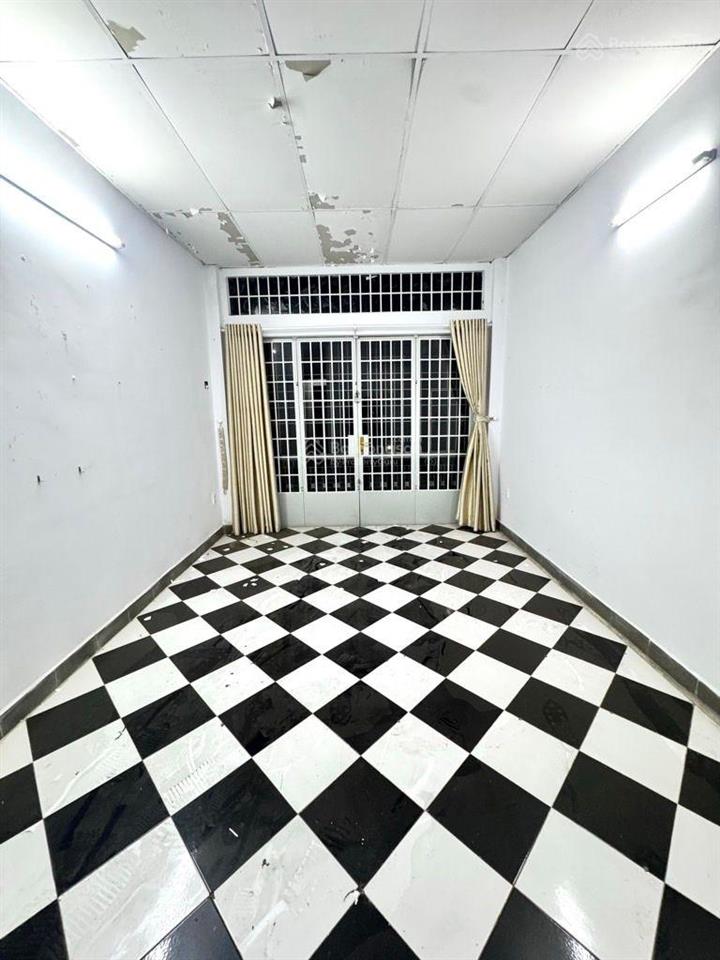 Mặt tiền kinh doanh nguyễn phi khanh  gần cầu hoàng hoa thám  sổ riêng đang cho thuê ~400t.r/năm