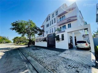 Biệt thự căn góc 2 mặt tiền  ngang khủng 22m  dòng tiền cực lớn ~1 t.ỷ/năm  trung tâm nhà bè