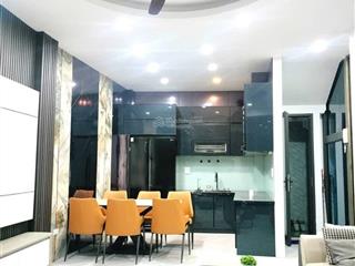 Nhà đẹp hồ linh quang  view hồ  thang máy