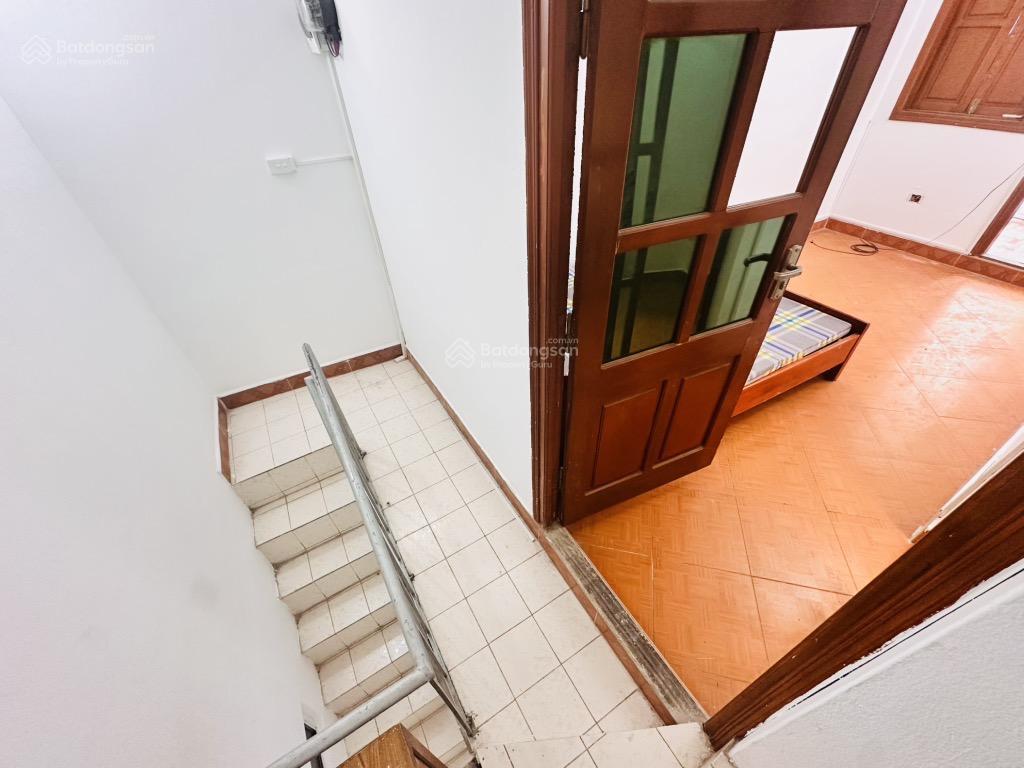 2 thoáng  view trường học  gần phố  trung tâm hai bà trưng  đang cho thuê 10tr/tháng  sổ đỏ