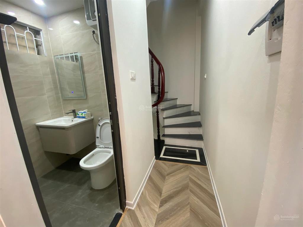 Nhà mới đẹp  lô góc thoáng sáng  gần hồ tây  5 tầng đủ công năng  7.7 tỷ