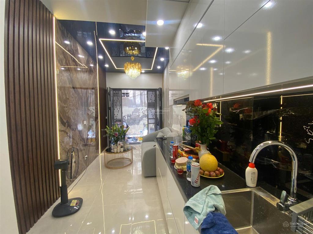 Nhà mới đẹp  lô góc thoáng sáng  gần hồ tây  5 tầng đủ công năng  7.7 tỷ