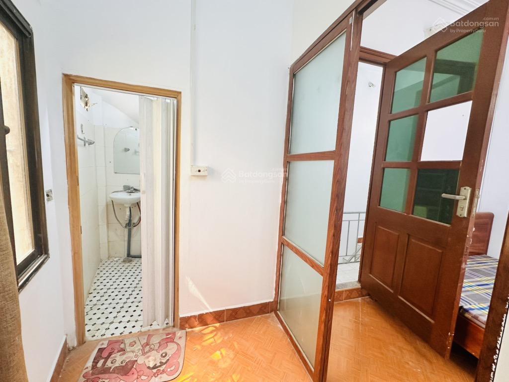 2 thoáng  view trường học  gần phố  trung tâm hai bà trưng  đang cho thuê 10tr/tháng  sổ đỏ