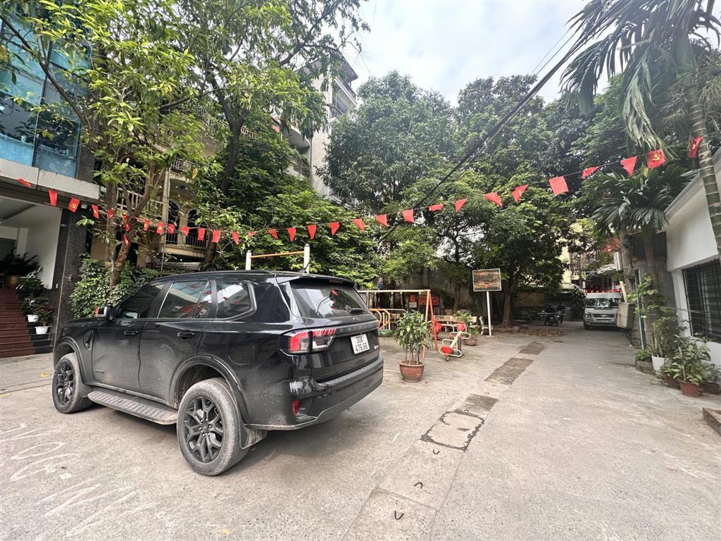 Vip thanh xuân  đất nhỏ tiền vừa miếng  ô tô tránh đỗ ngày đêm  sát nhà văn hoá