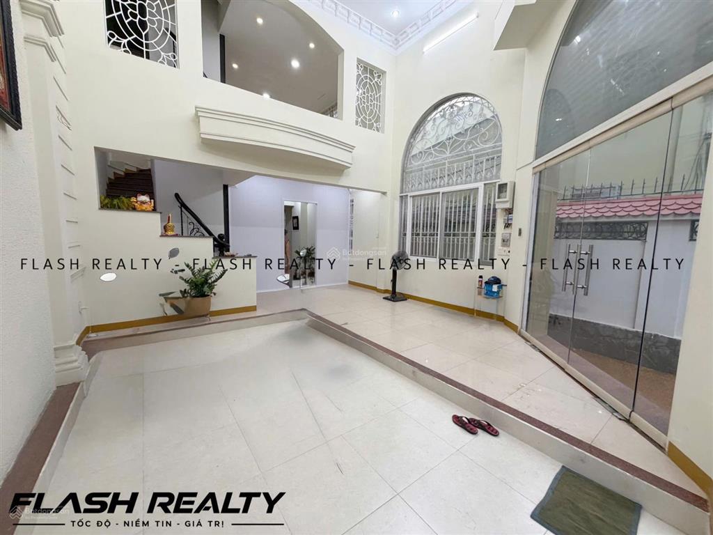 Cho thuê mặt bằng gần chợ bà chiểu, phan bội châu, bình thạnh trệt  lửng dtsd 100m2 giá 26tr/tháng