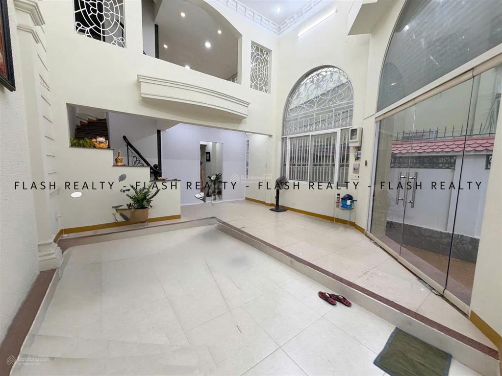 Cho thuê mặt bằng gần chợ bà chiểu, phan bội châu, bình thạnh trệt  lửng dtsd 100m2 giá 26tr/tháng