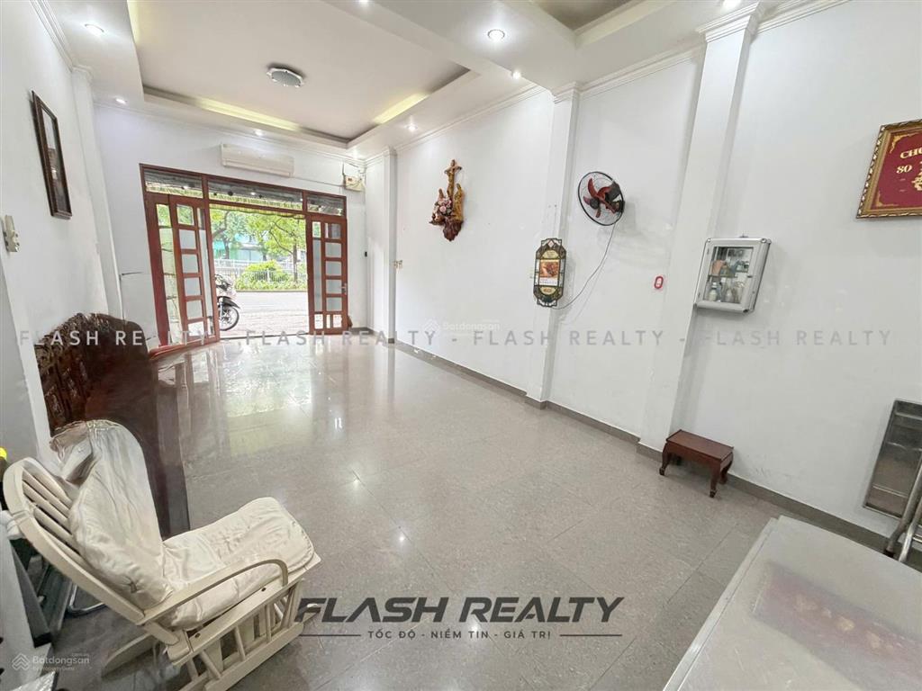 Mbkd hoàng sa tân bình dt 49.5m2 thoáng, k chung chủ thuận tiện kinh doanh giá 13tr/tháng