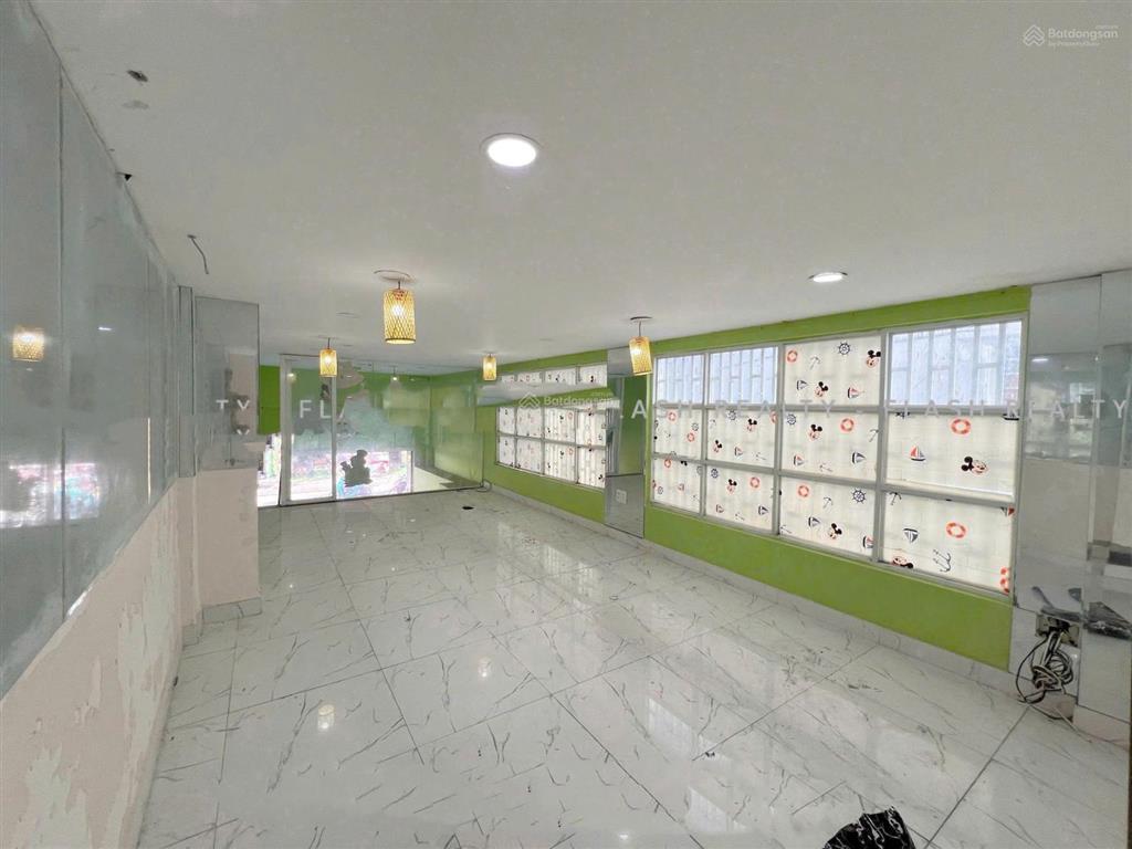 Cho thuê mặt bằng kinh doanh cách mạng tháng 8  tân bình dt 64m2 giá 21tr/tháng