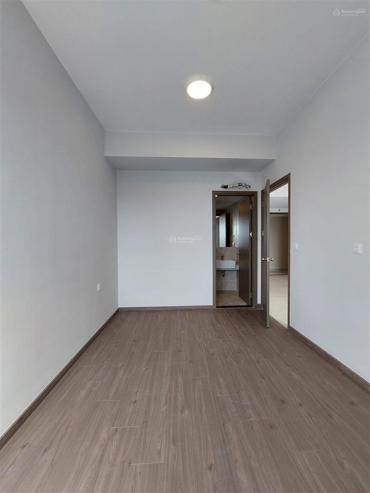 Cần bán căn 59m2 (2pn + 2wc) giá 2.650 tỷ (bao gồm vat), gói nội thất giường tủ, đã có sổ hồng