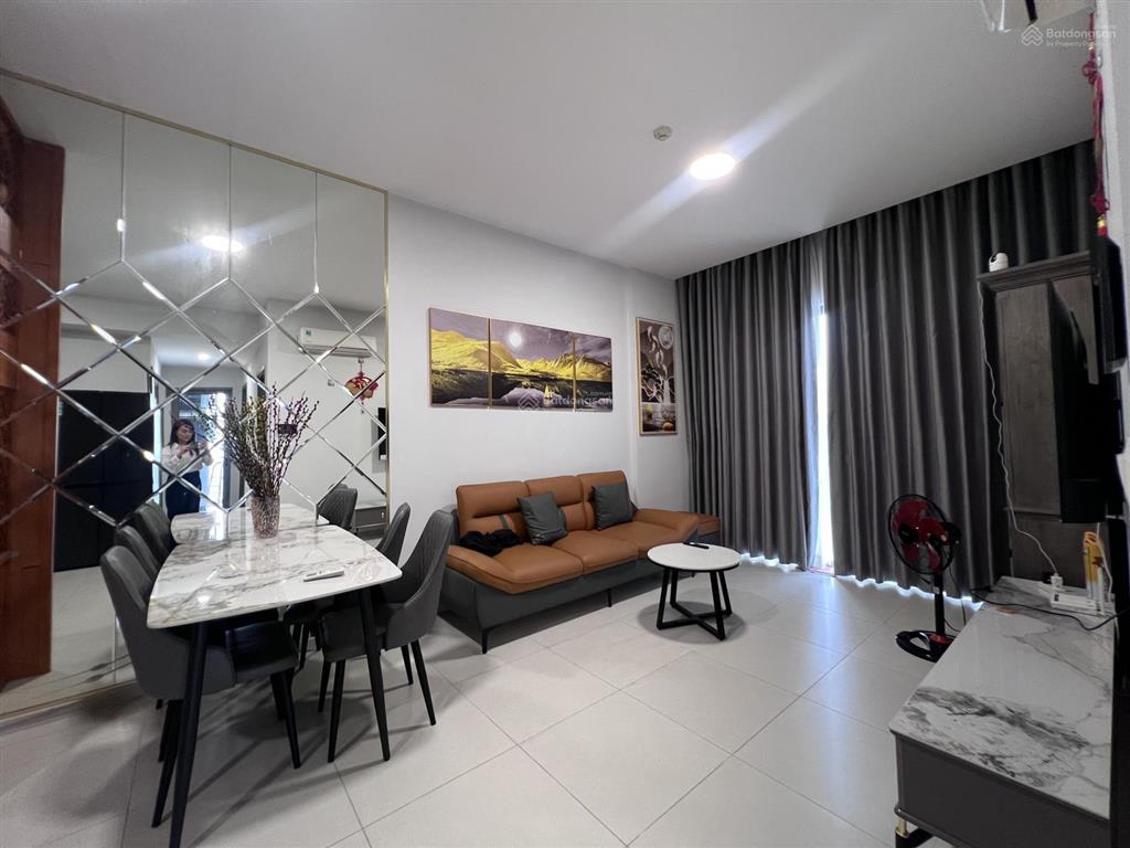 Cho thuê (3pn 2wc) đầy đủ nội thất 13 triệu/tháng view hồ bơi, tặng phí quản lý, tặng phí xe