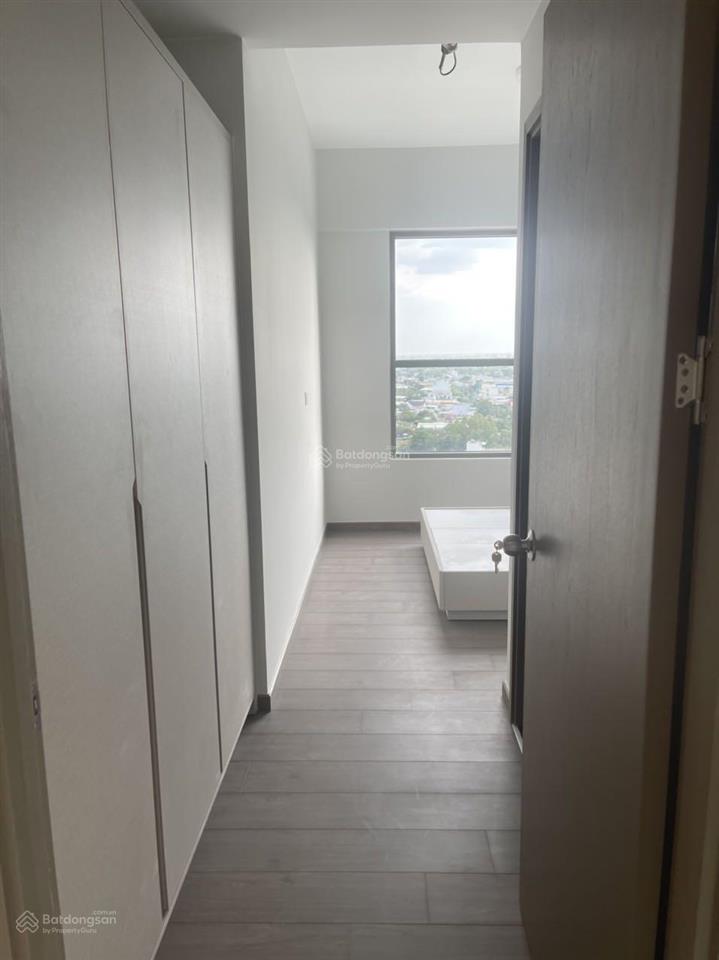 Cho thuê căn (85m2 3pn 2wc) 9 triệu/tháng, 04 máy lạnh, máy nước nóng, giường tủ  view hồ bơi