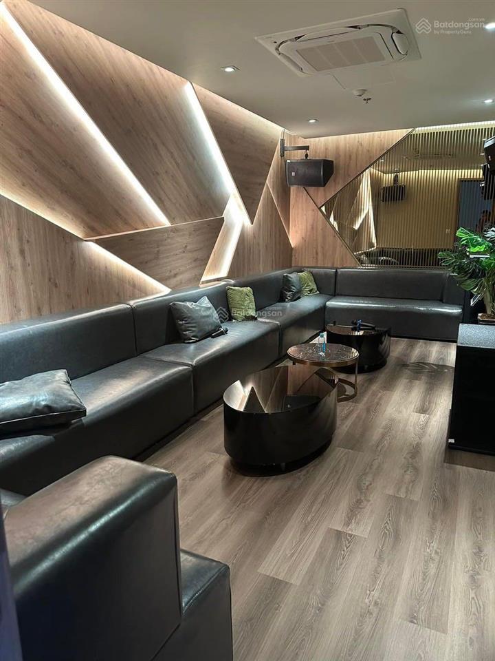 Cho thuê căn (85m2 3pn 2wc) 9 triệu/tháng, 04 máy lạnh, máy nước nóng, giường tủ  view hồ bơi