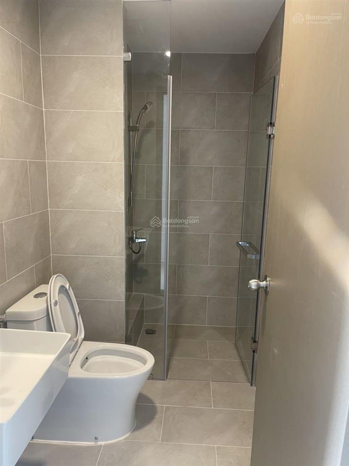Cho thuê căn (85m2 3pn 2wc) 9 triệu/tháng, 04 máy lạnh, máy nước nóng, giường tủ  view hồ bơi