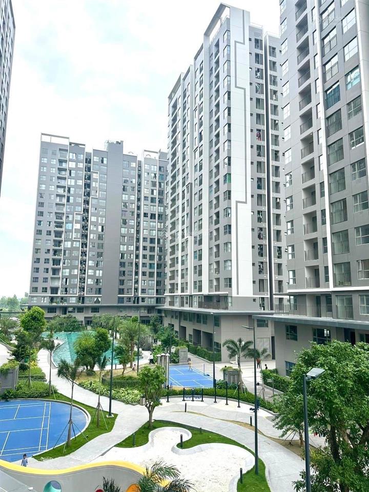 Cho thuê căn (85m2 3pn 2wc) 9 triệu/tháng, 04 máy lạnh, máy nước nóng, giường tủ  view hồ bơi