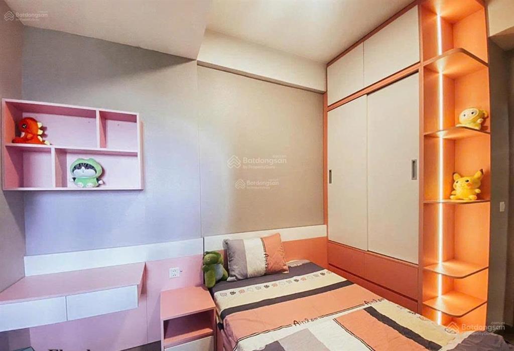 Cho thuê 8 tr/th(2pn + 2wc) full nội thất  tặng phí quản lí, nhà mới 100%