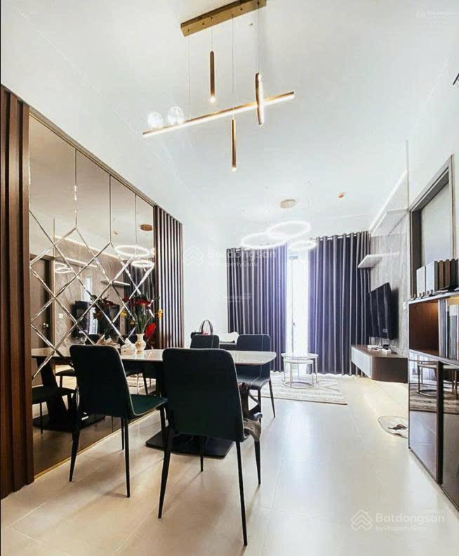 Cho thuê 8 tr/th(2pn + 2wc) full nội thất  tặng phí quản lí, nhà mới 100%