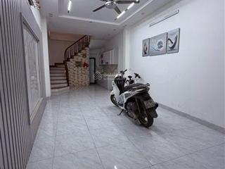 Hiếm nguyễn văn cừ  hồng tiến gara ô tô  đường thông  kinh doanh  20m ra mặt phố dt 37