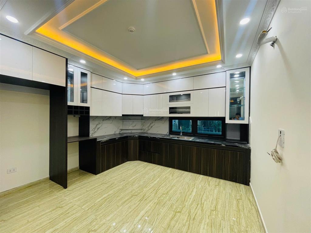 Hiếm! nhà cực đẹp 56m2x8t thang máy. phân lô, ôtô tránh và vào nhà, ngõ thông kinh doanh phố kim mã
