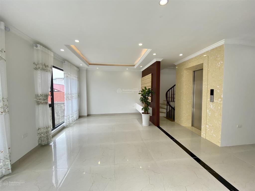 Hiếm! nhà cực đẹp 42m2x7t thang máy. ôtô vào nhà, ngõ thông kđt ciputra phố võ chí công, phú thượng