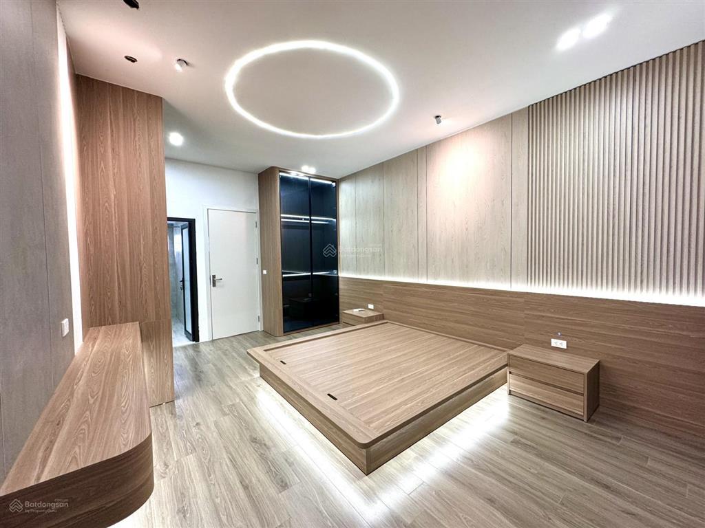 Hiếm! nhà cực đẹp 37m2x5t ảnh thật. đầy đủ nội thất, cách ô tô 10m, cạnh hồ tây phố xuân la, tây hồ