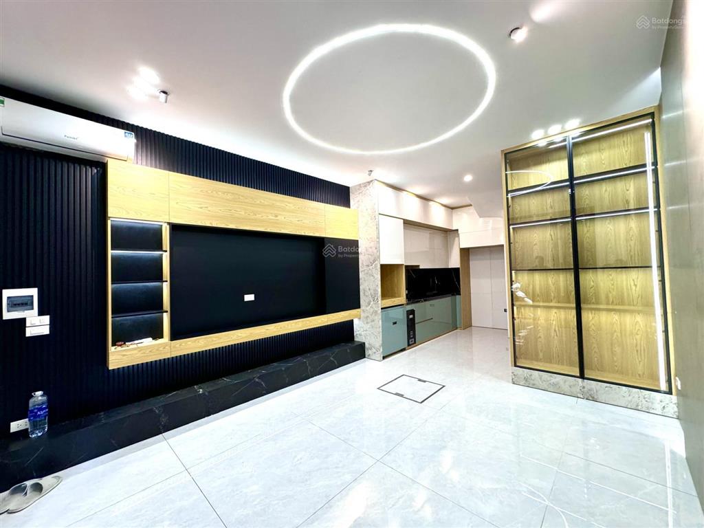Hiếm! nhà cực đẹp 37m2x5t ảnh thật. đầy đủ nội thất, cách ô tô 10m, cạnh hồ tây phố xuân la, tây hồ