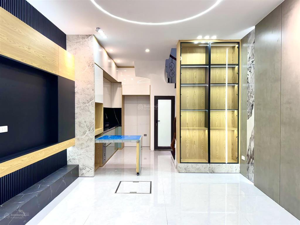 Hiếm! nhà cực đẹp 37m2x5t ảnh thật. đầy đủ nội thất, cách ô tô 10m, cạnh hồ tây phố xuân la, tây hồ
