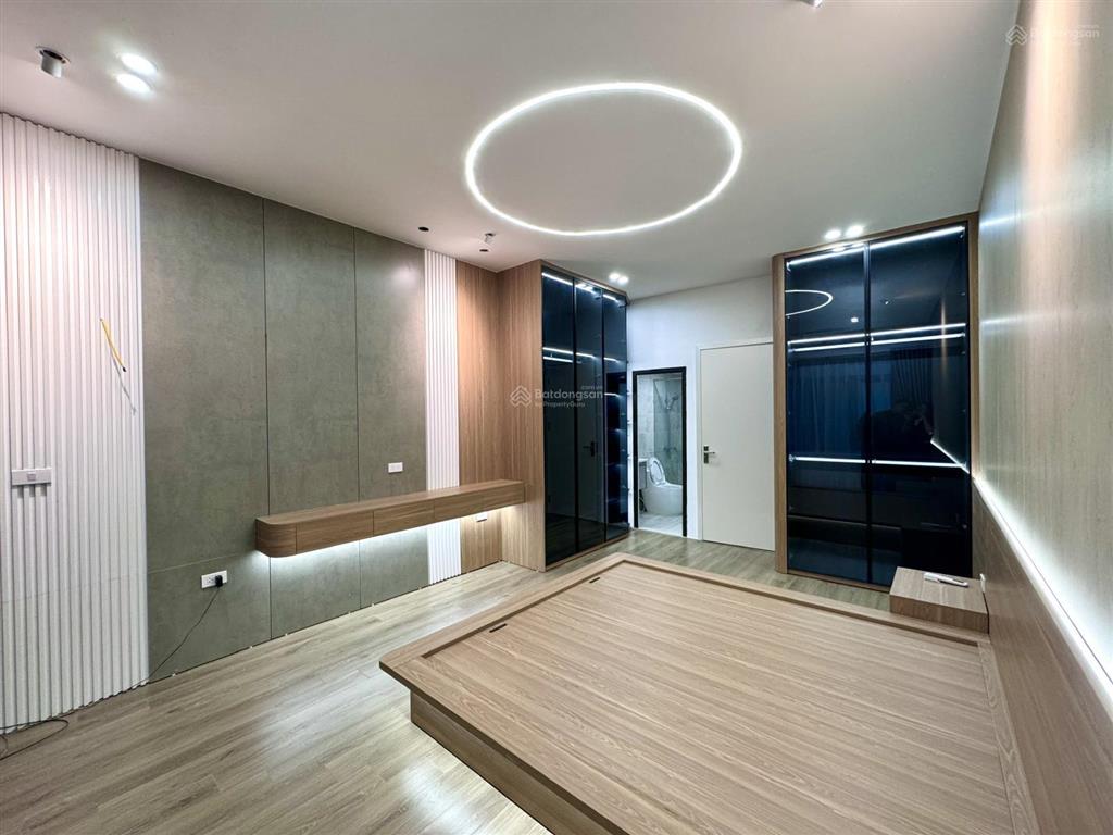 Hiếm! nhà cực đẹp 37m2x5t ảnh thật. đầy đủ nội thất, cách ô tô 10m, cạnh hồ tây phố xuân la, tây hồ