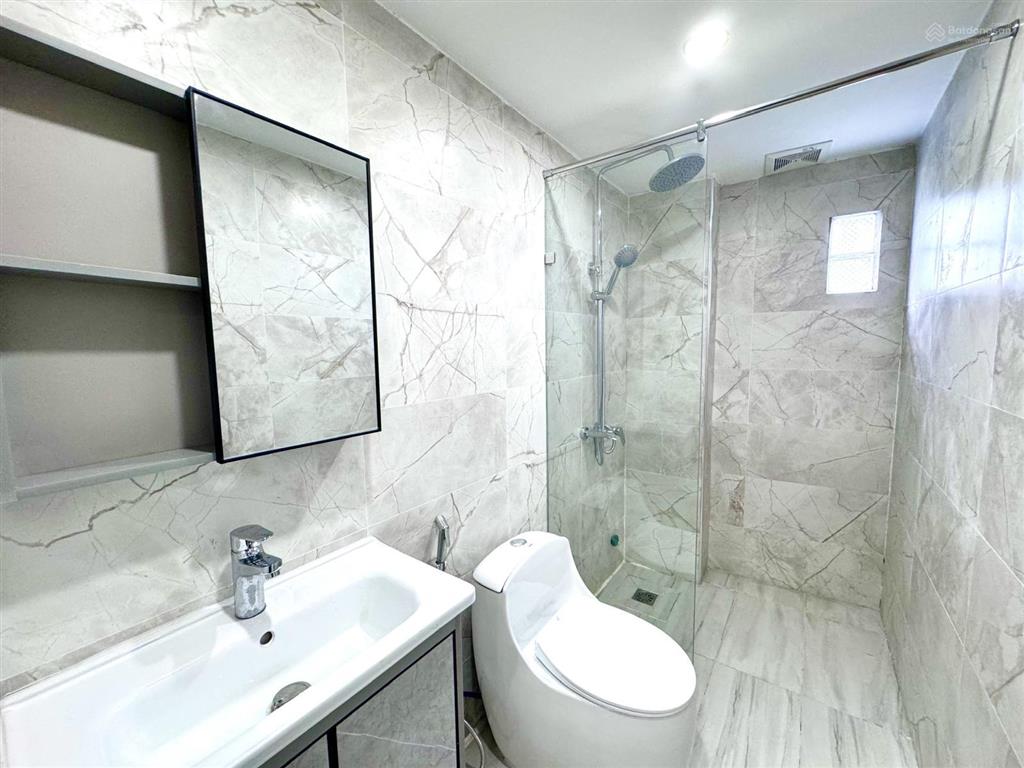 Hiếm! nhà cực đẹp 37m2x5t ảnh thật. đầy đủ nội thất, cách ô tô 10m, cạnh hồ tây phố xuân la, tây hồ