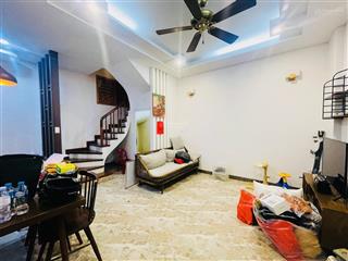 Hiếm! nhà cực đẹp 34m2x5t ngõ thông. full nội thất, vuông vắn, ngõ rộng thoáng phố hoàng quốc việt.
