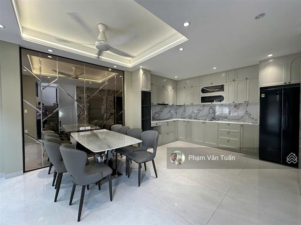 Hiếm! nhà cực đẹp 43m2x7t thang máy. lô góc, ôtô tránh cách 40m, full nội thất phố đội cấn, ba đình