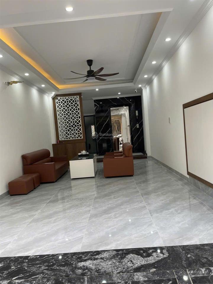 Cc bán nhà mới 7 tầng thang máy số 36 ktt a34 phú diễn, 45m2, ô tô vào nhà. giá chỉ 17.6 tỷ