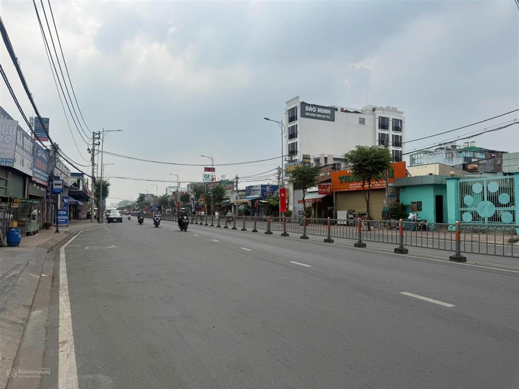 Bán nhà 1 trệt 3 lầu mt tô ký, giá 34ty5