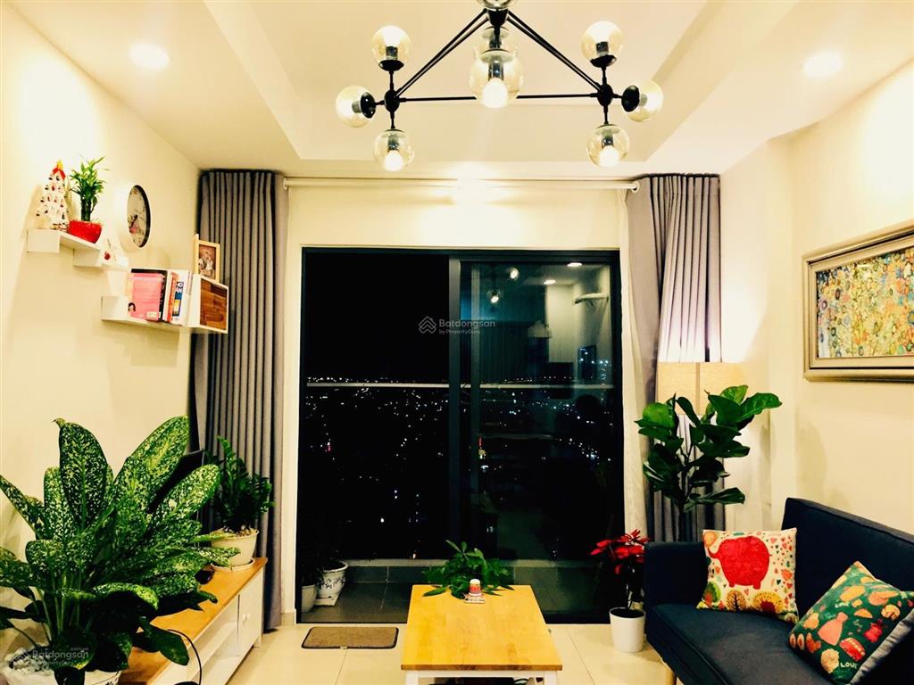 Cho thuê căn hộ 2 phòng ngủ 2wc nội thất đẹp mone nsg