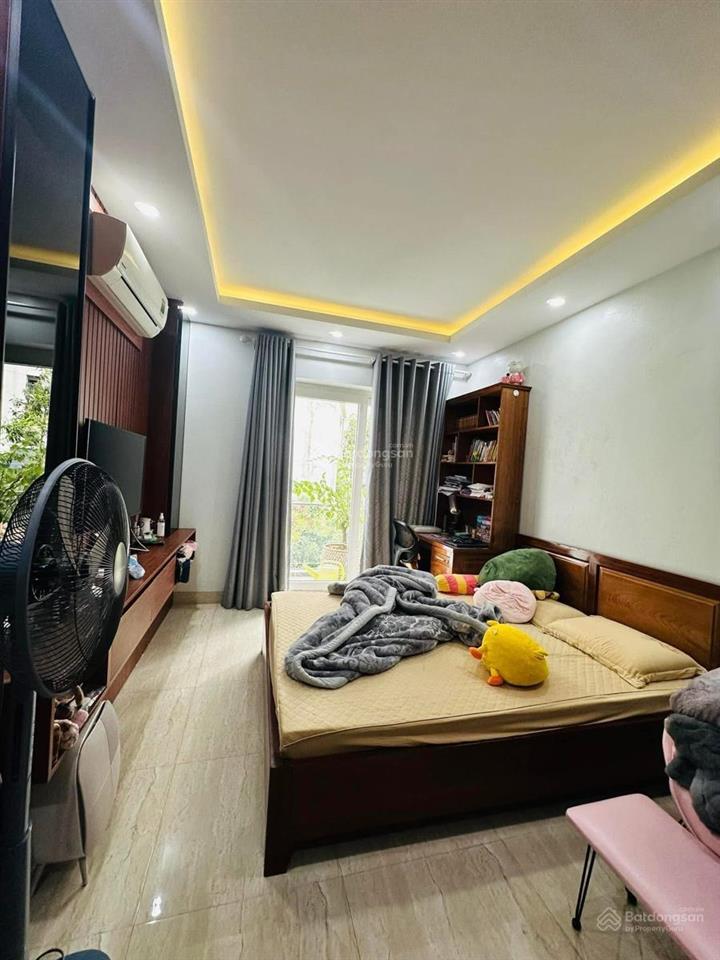 Bán nhà giáp ngoại giao đoàn, xuân la  sát phố ôtô tránh  kinh doanh  40m2 x 4 tầng. nhỉnh 9 tỷ