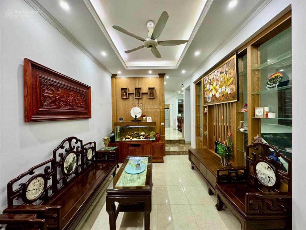 Bán nhà giáp ngoại giao đoàn, xuân la  sát phố ôtô tránh  kinh doanh  40m2 x 4 tầng. nhỉnh 9 tỷ