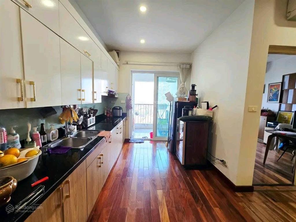 Nhỉnh 5 tỷ! bán nhà giáp ngoại giao đoàn, xuân la  35m2  3 tầng  2 thoáng  sát phố  ô tô tránh